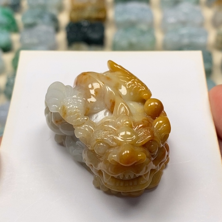 翡翠颈饰未镶嵌天然翡翠貔貅吊坠