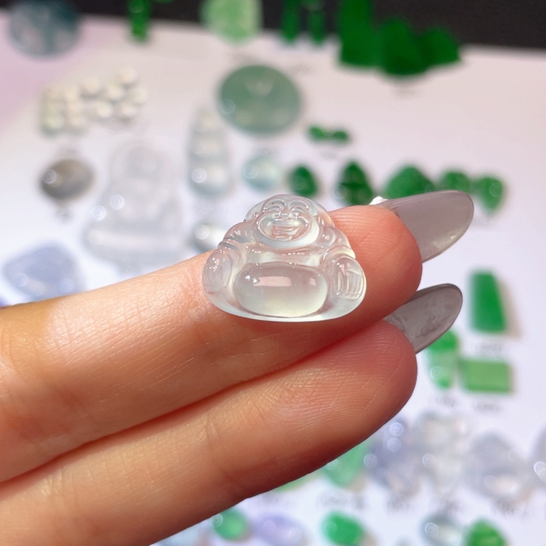 翡翠颈饰未镶嵌裸石