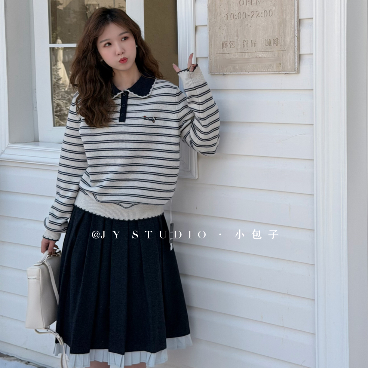 小包子【KT条纹刺绣针织毛衣】