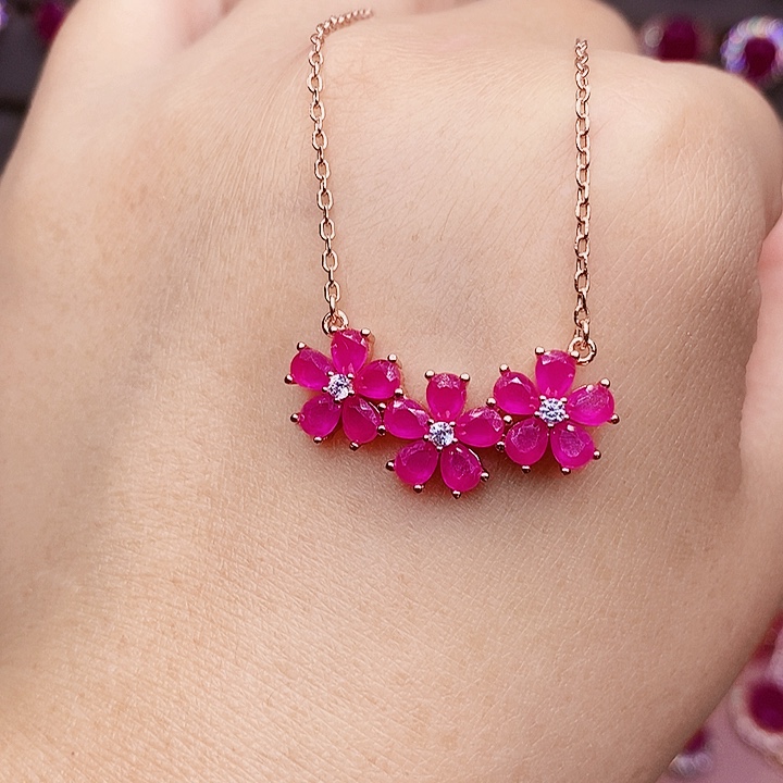 云***朶颈饰银S925镶嵌红宝石