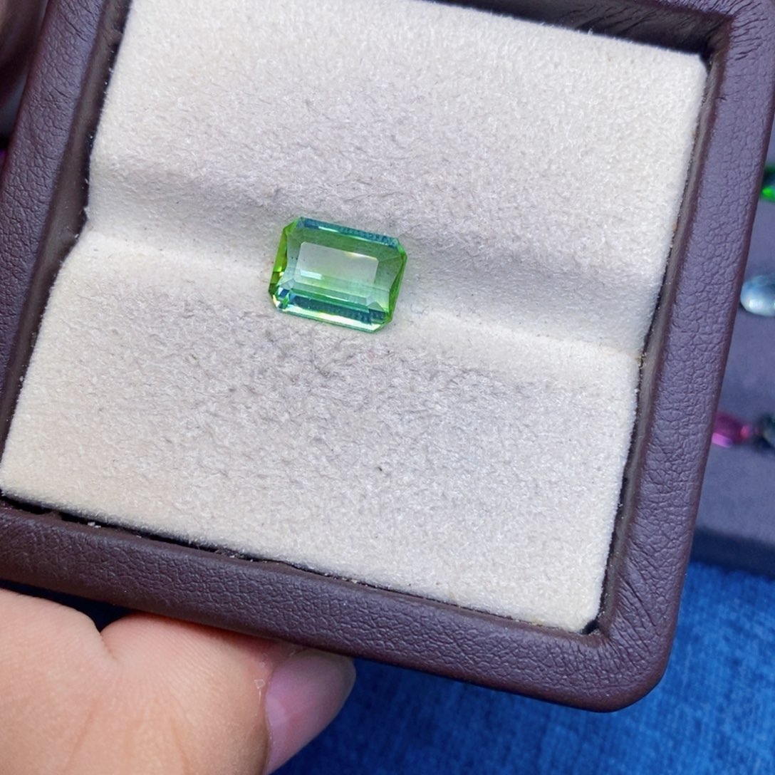 未镶嵌裸石碧玺碧玺