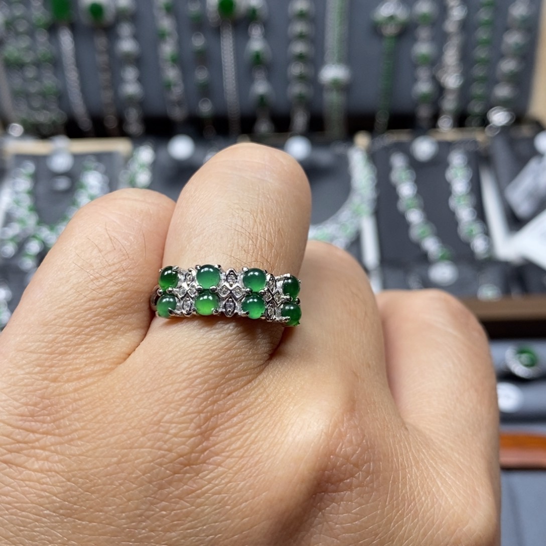 翡翠颈饰银S925镶嵌47翡翠戒指