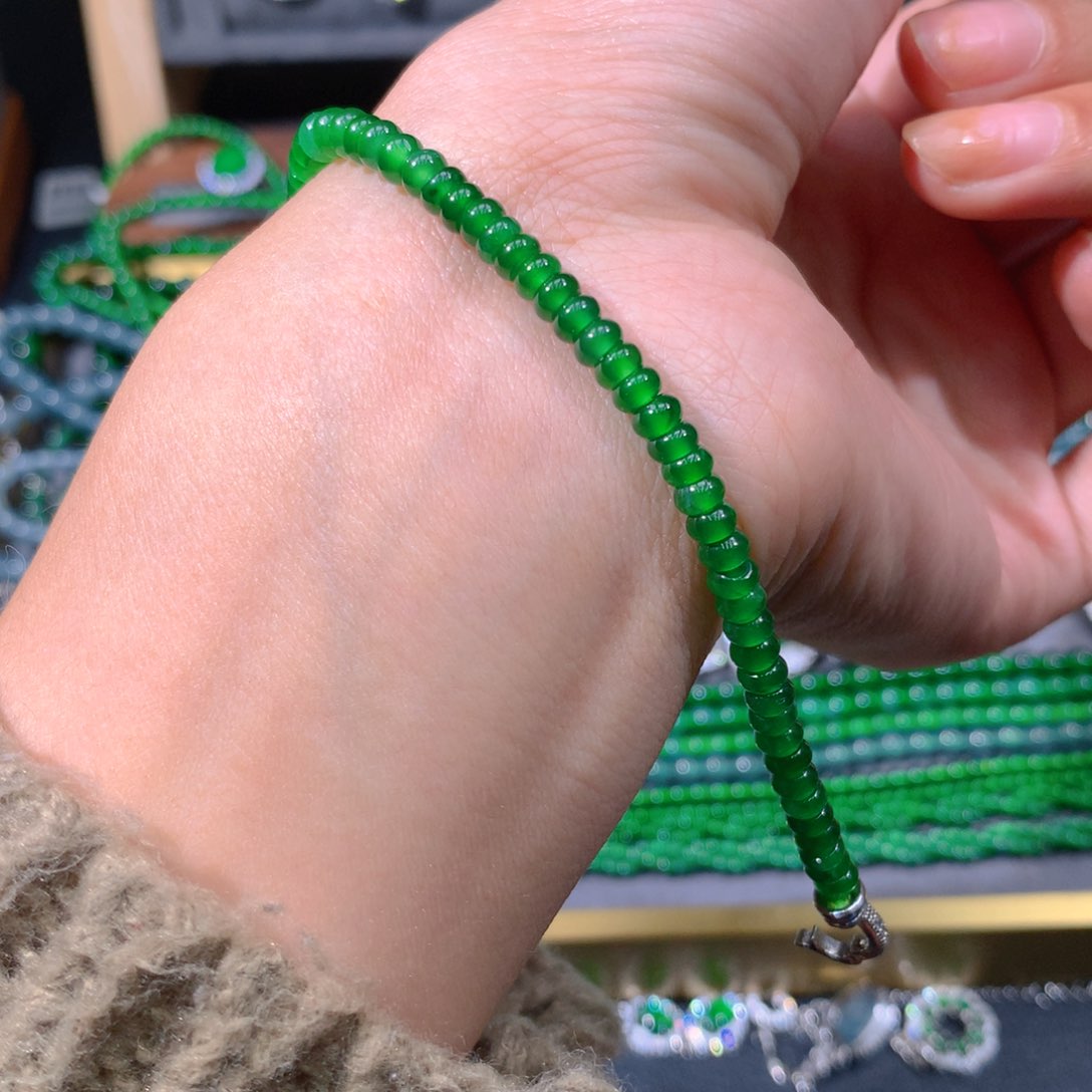 翡翠手链未镶嵌天然翡翠