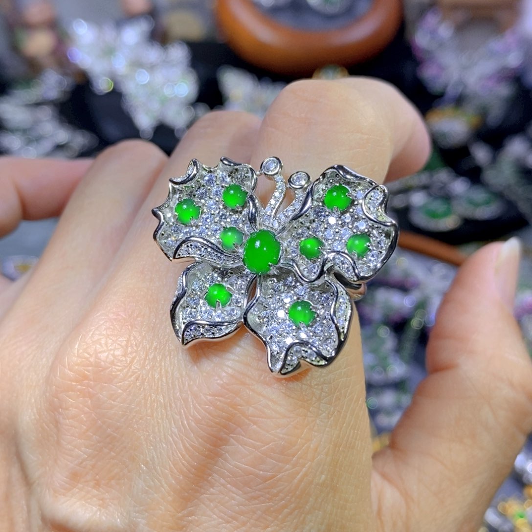 翡翠颈饰银S925镶嵌天然翡翠