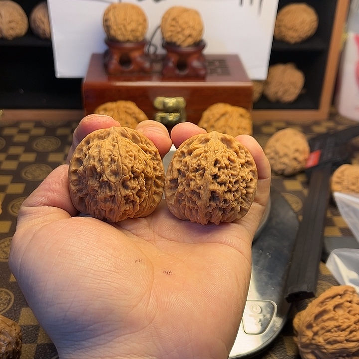 !***.大叶紫檀（黑酸枝木类）