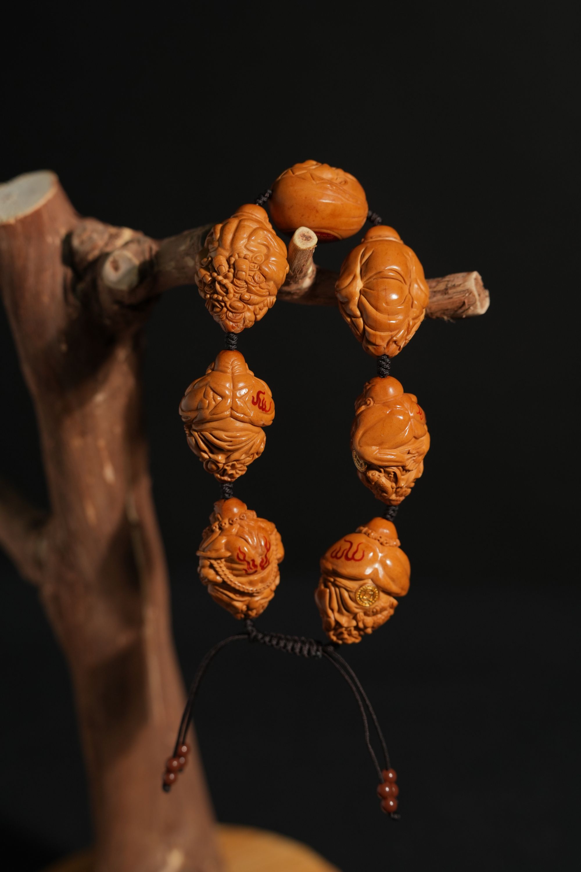 瑾亜，整身恶僧之强行吸金橄榄核雕手串