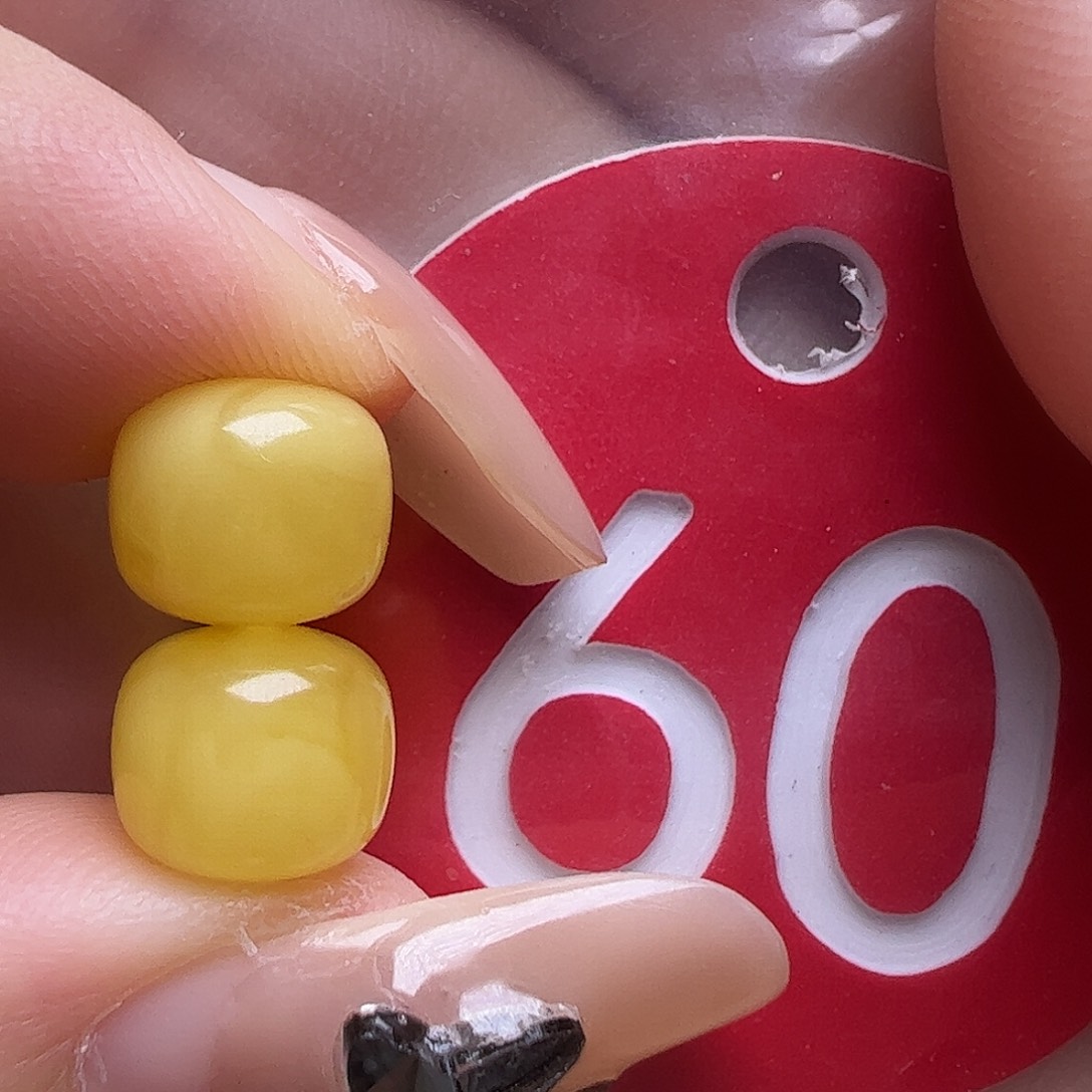 蜜蜡未镶嵌珠宝奇石8mm鸡油黄老型