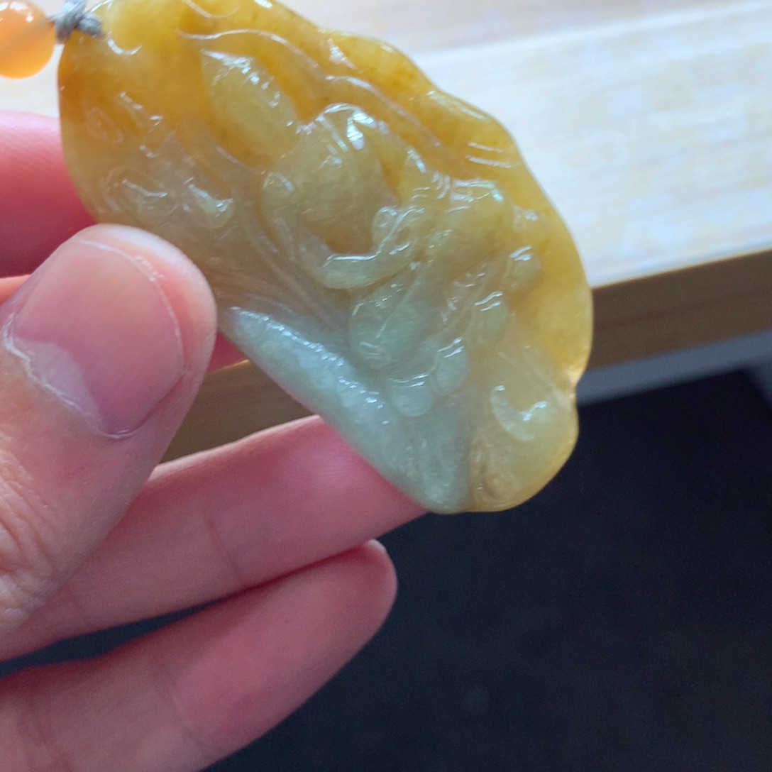 翡翠颈饰未镶嵌吊坠