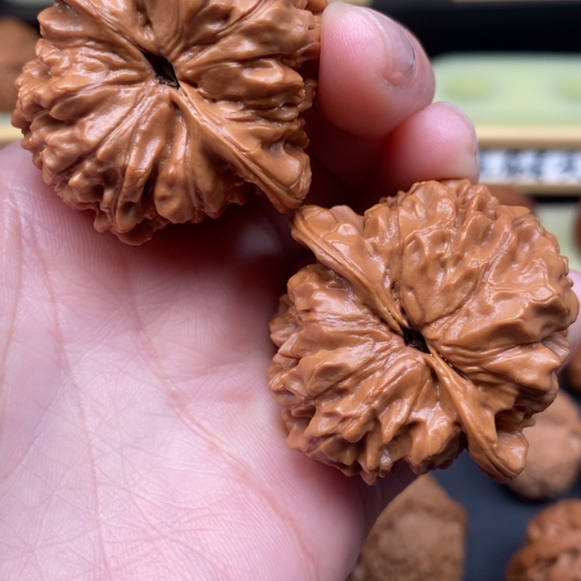 【闪购商品】文玩核桃吊坠蜗***车官帽