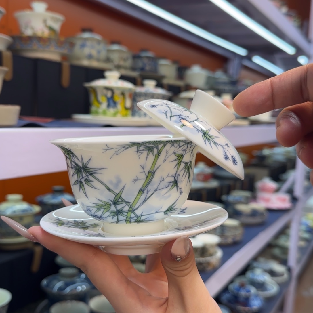 我在外面吃饭呢你在哪了我在