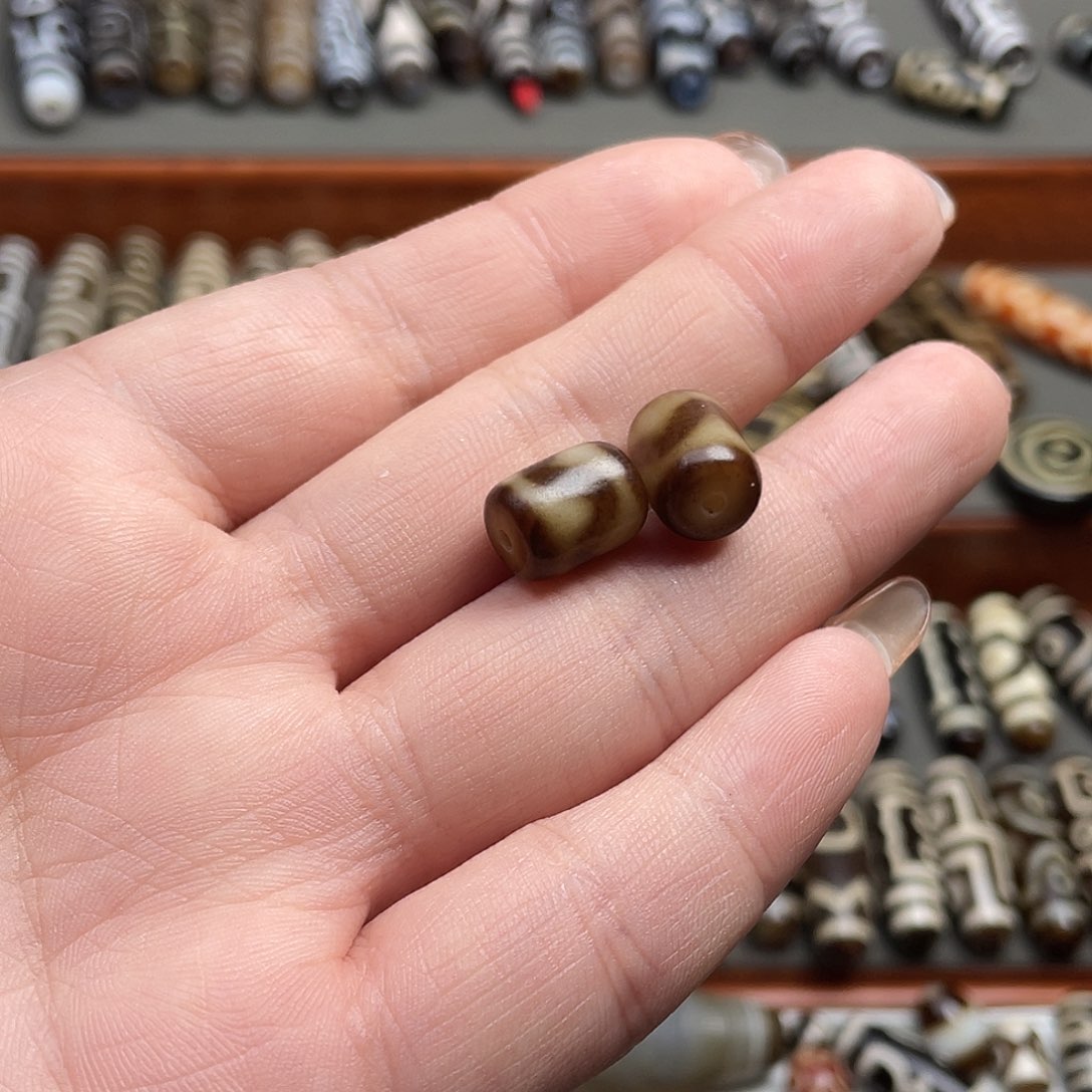 玛瑙/玉髓颈饰未镶嵌G****?