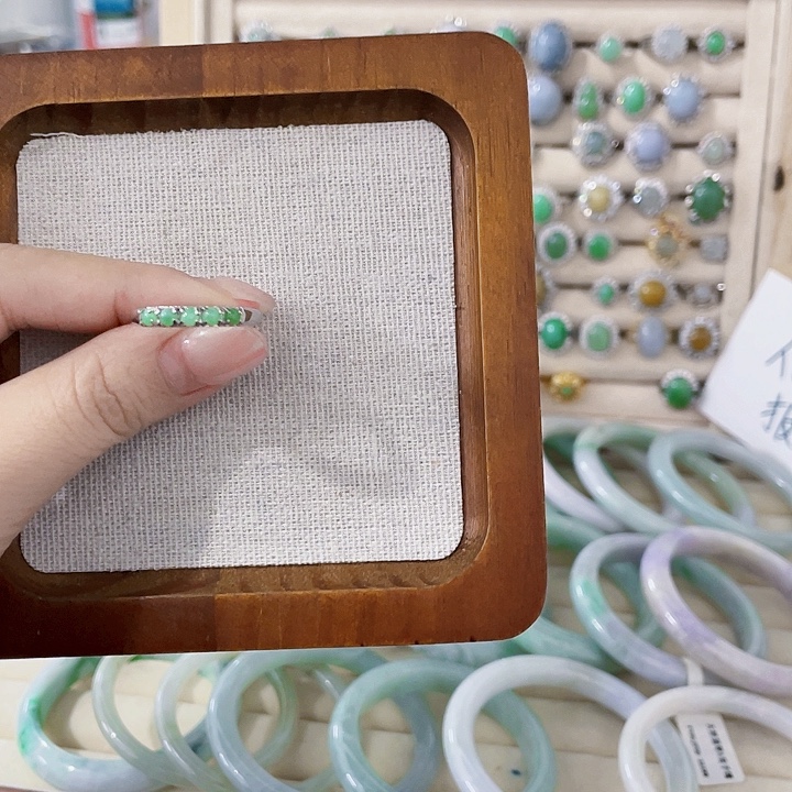 翡翠未镶嵌颈饰天然翡翠Ａ货