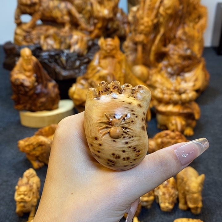 柏木知足常乐手把件