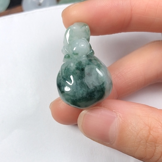 翡翠未镶嵌颈饰缅甸A货，每天下午1点半开播