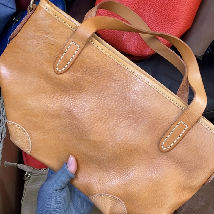 头层牛皮瑕疵单肩包