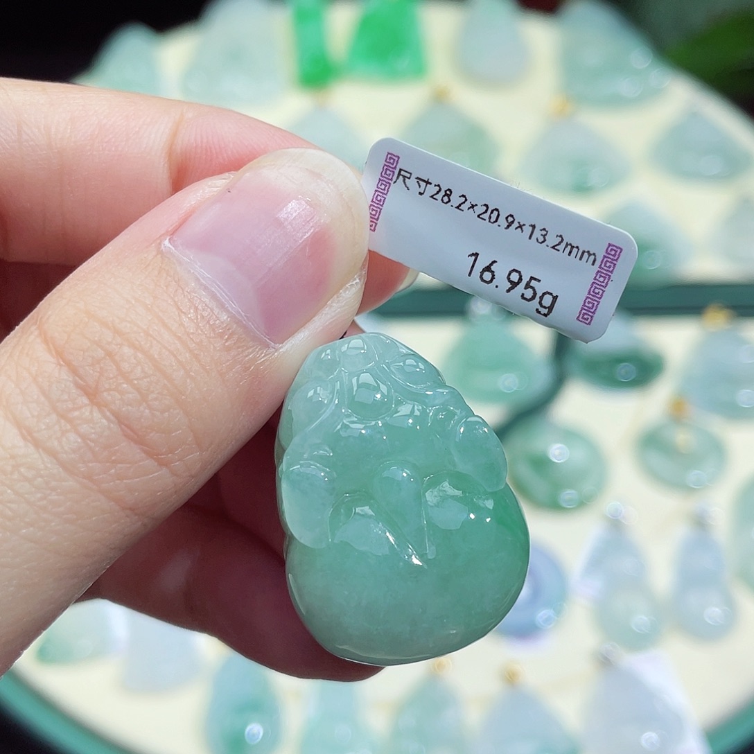 颈饰未镶嵌翡翠貔貅