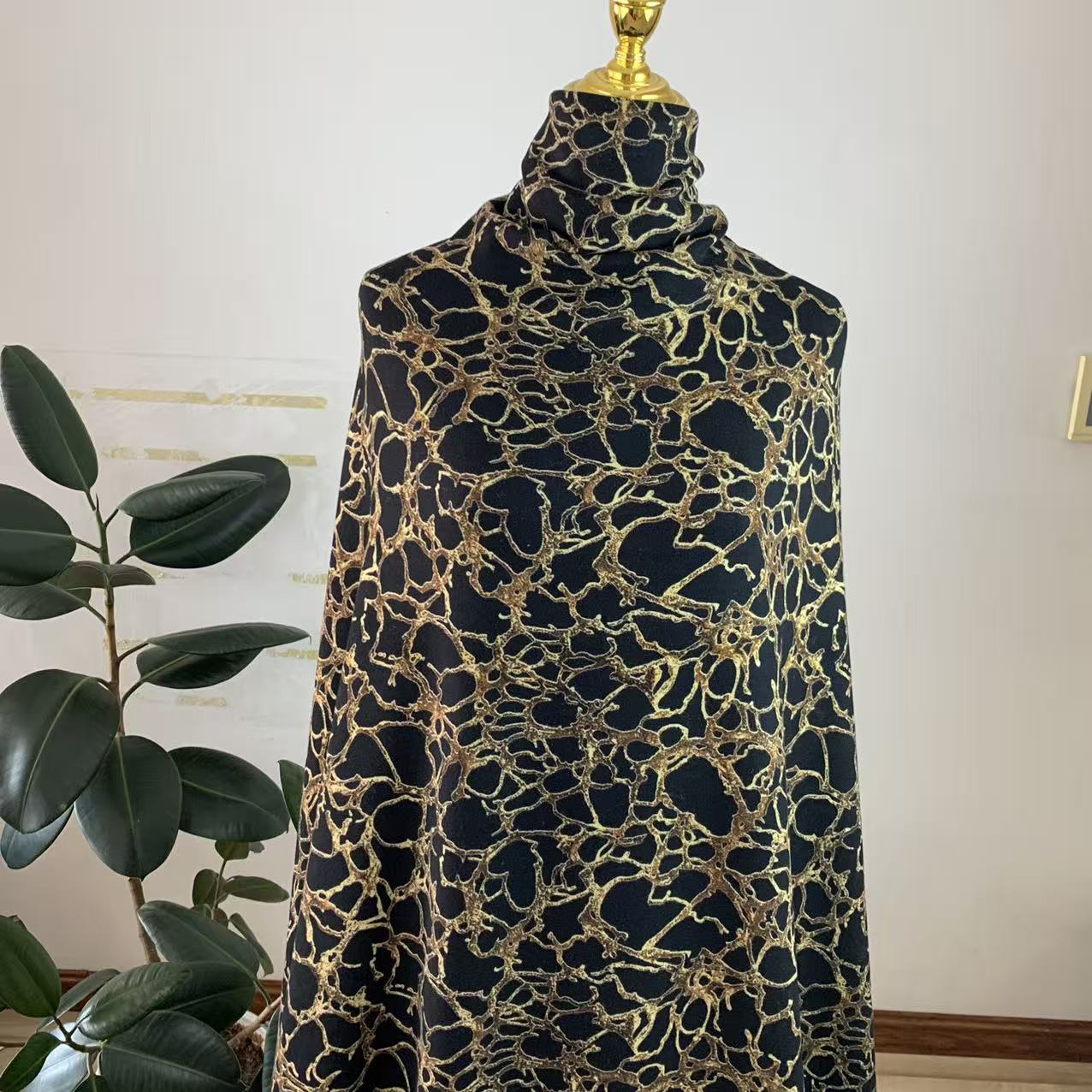 高端服装面料石墨烯双面蚕丝奥绒穿着舒适保暖