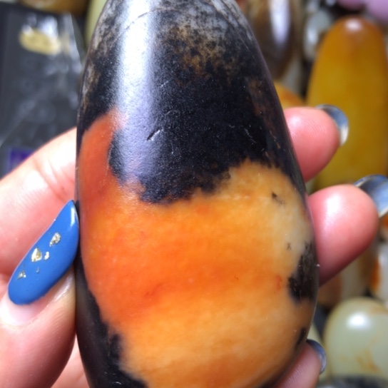 和田玉（翠青玉）未镶嵌珠宝奇石