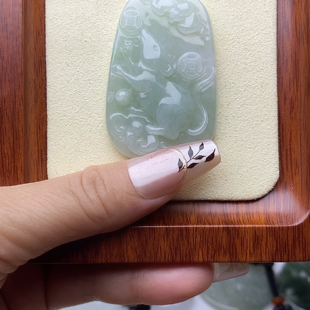 颈饰未镶嵌翡翠鼠来宝