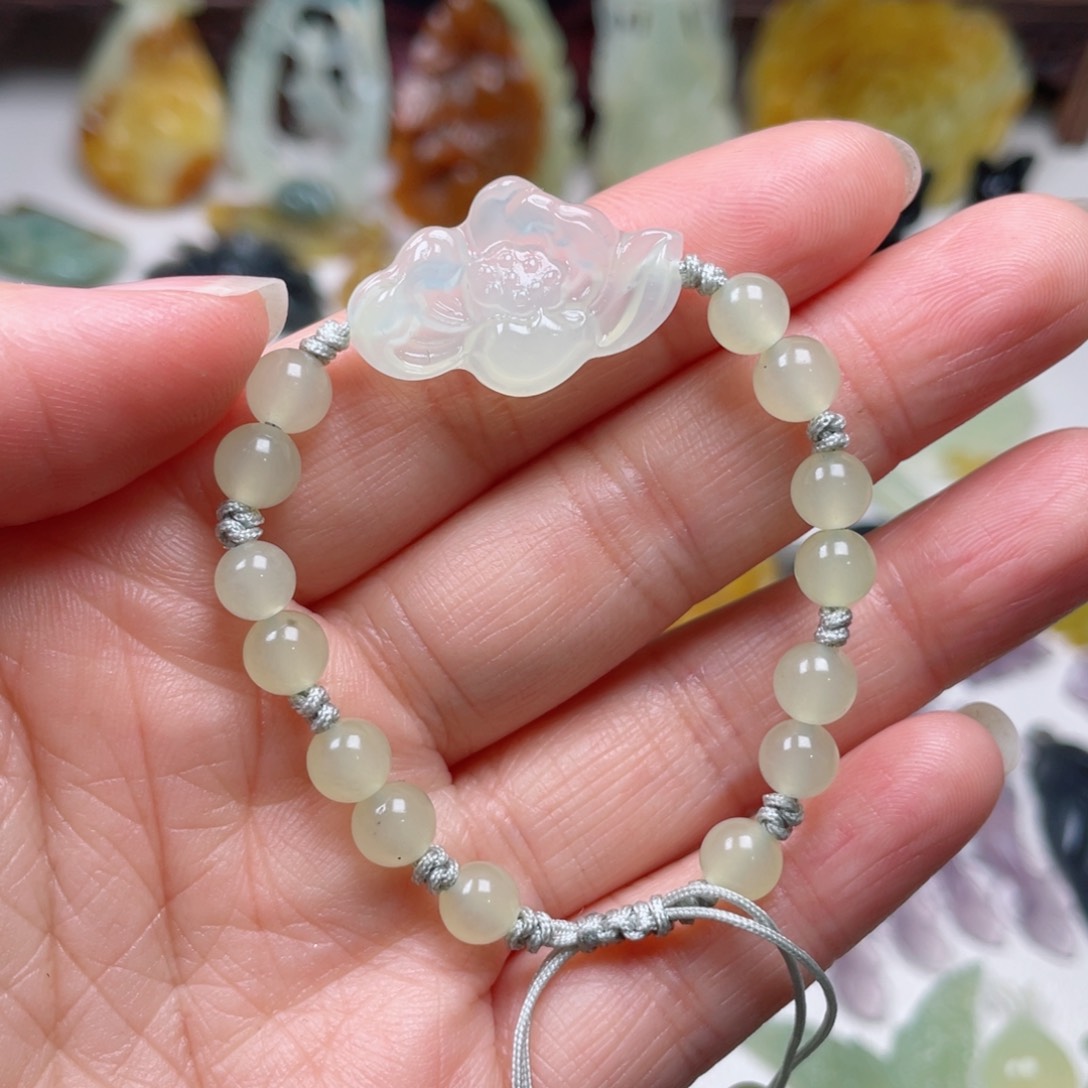 蛇纹石玉颈饰未镶嵌