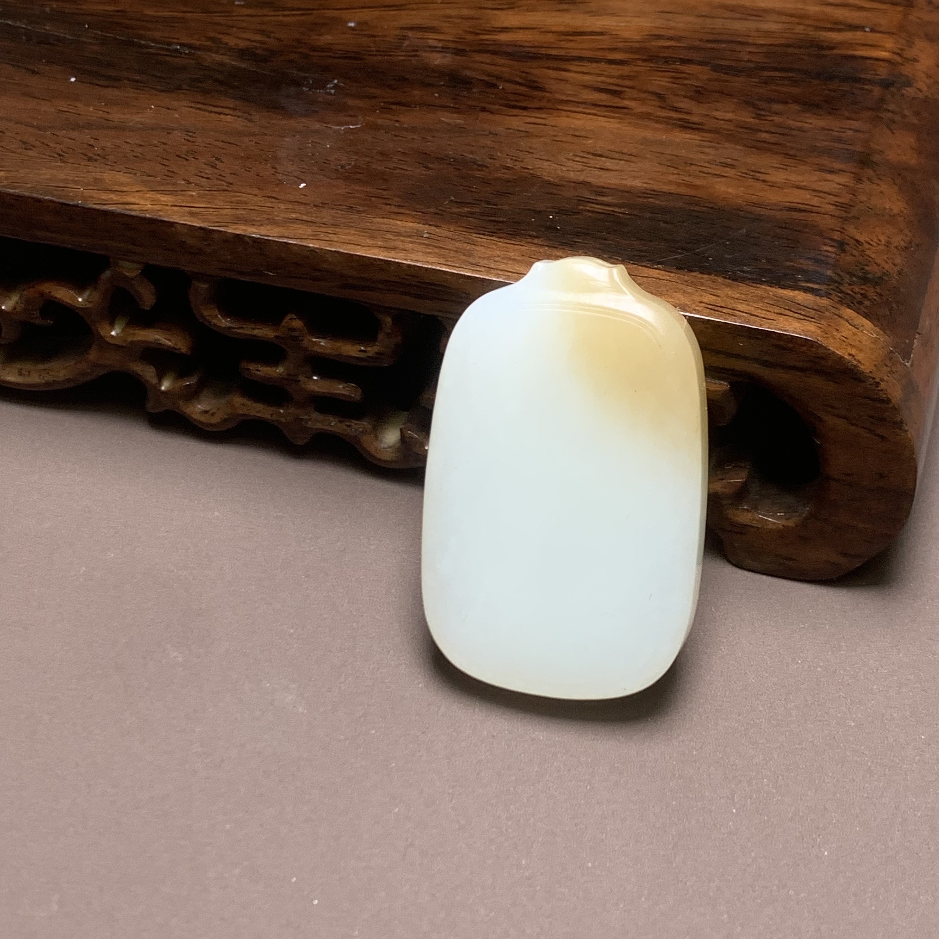 D1776珠宝玉石精选和田玉吊坠