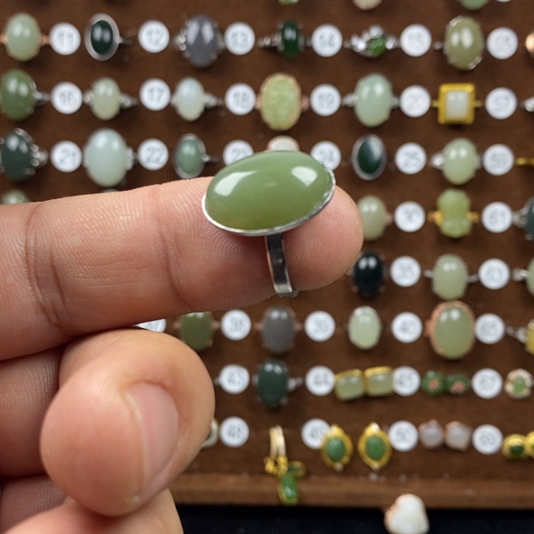 和田玉（青白玉）戒指合金