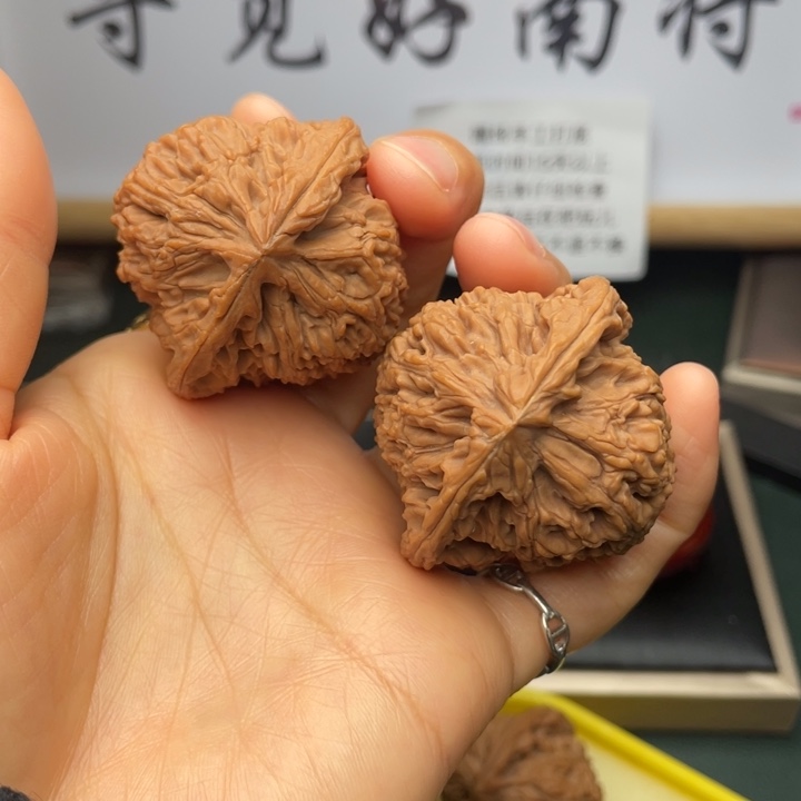 文玩核桃吊坠奋****》44尺三角高炮大克重643