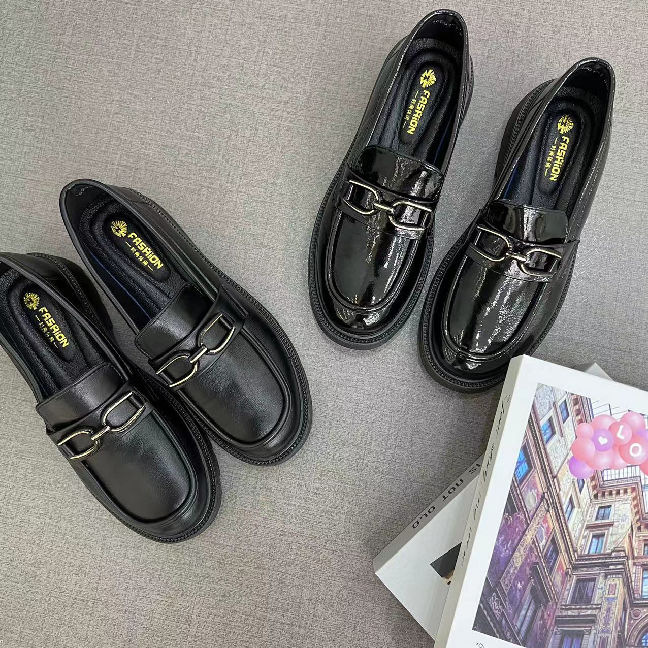 锁链扣满钻平底乐福鞋16501