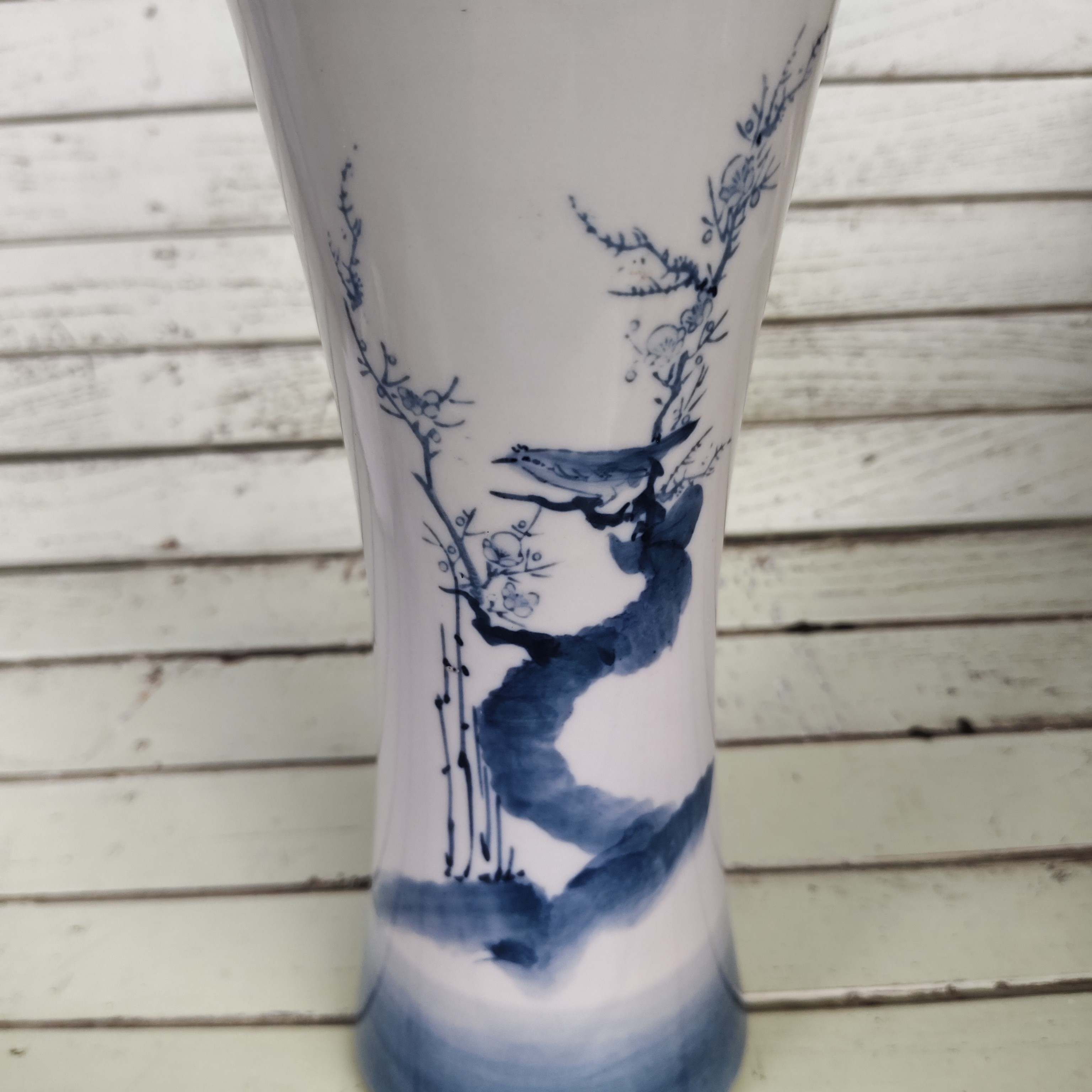 老青花梅瓶，九谷铁正款，手绘青花。很好看。高28厘米宽10厘米.