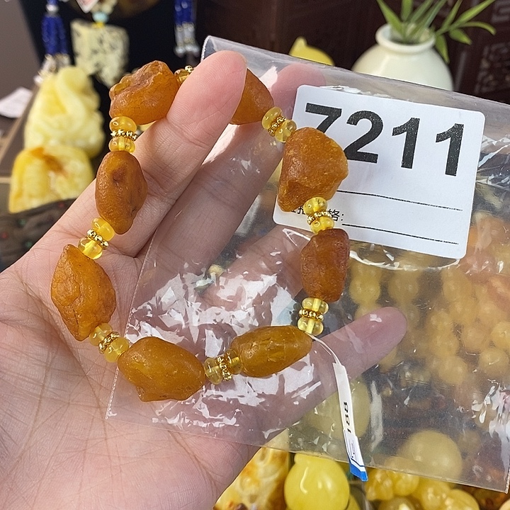 蜜蜡未镶嵌珠宝奇石