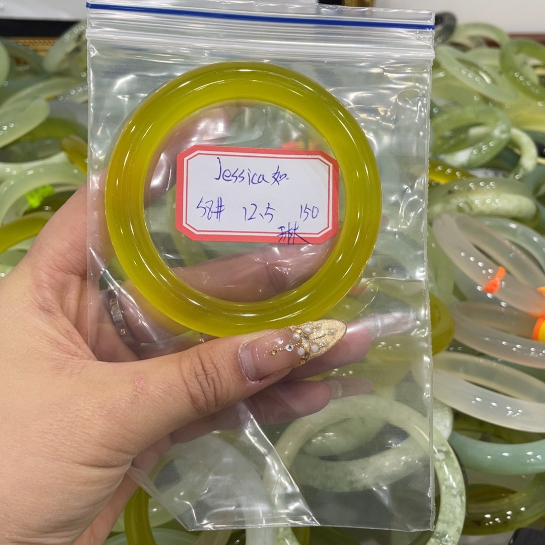 J***如蛇纹石玉未镶嵌手镯