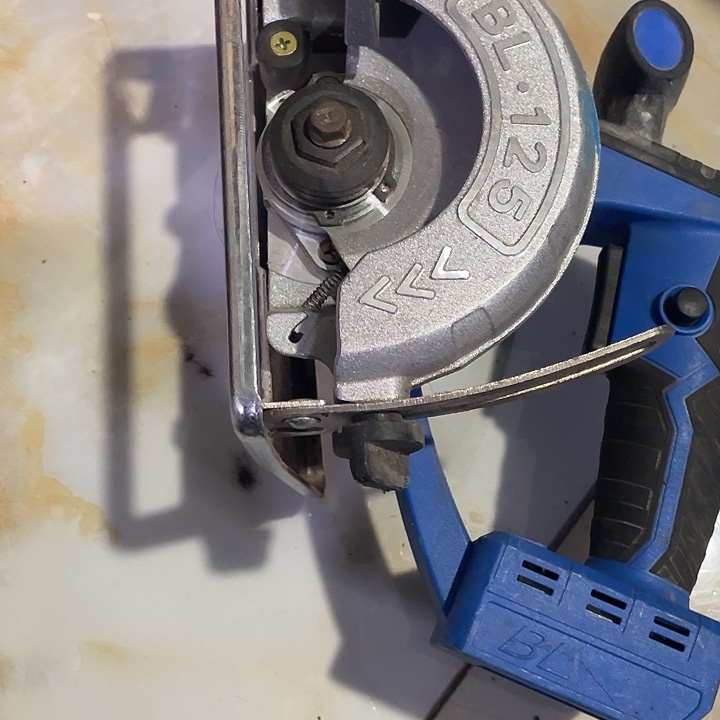 用***7坏的电圆锯裸机一台