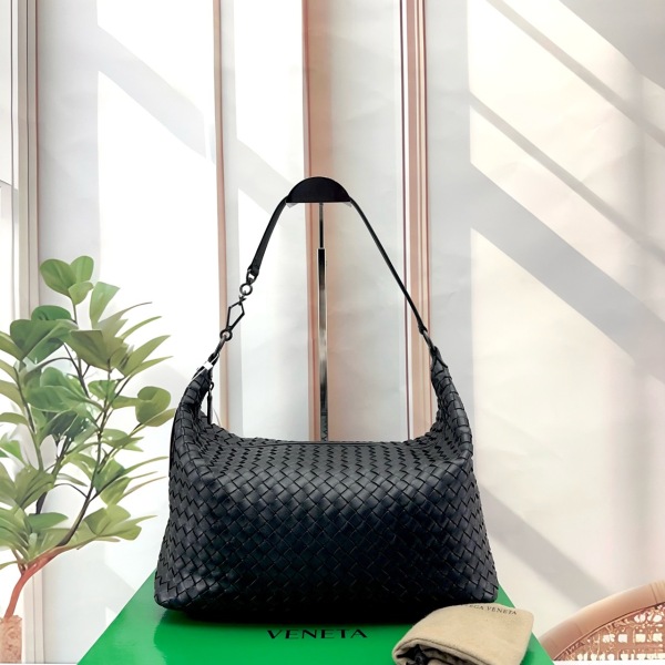 95新/葆蝶家/包包/市场价28000/250428CZ0024