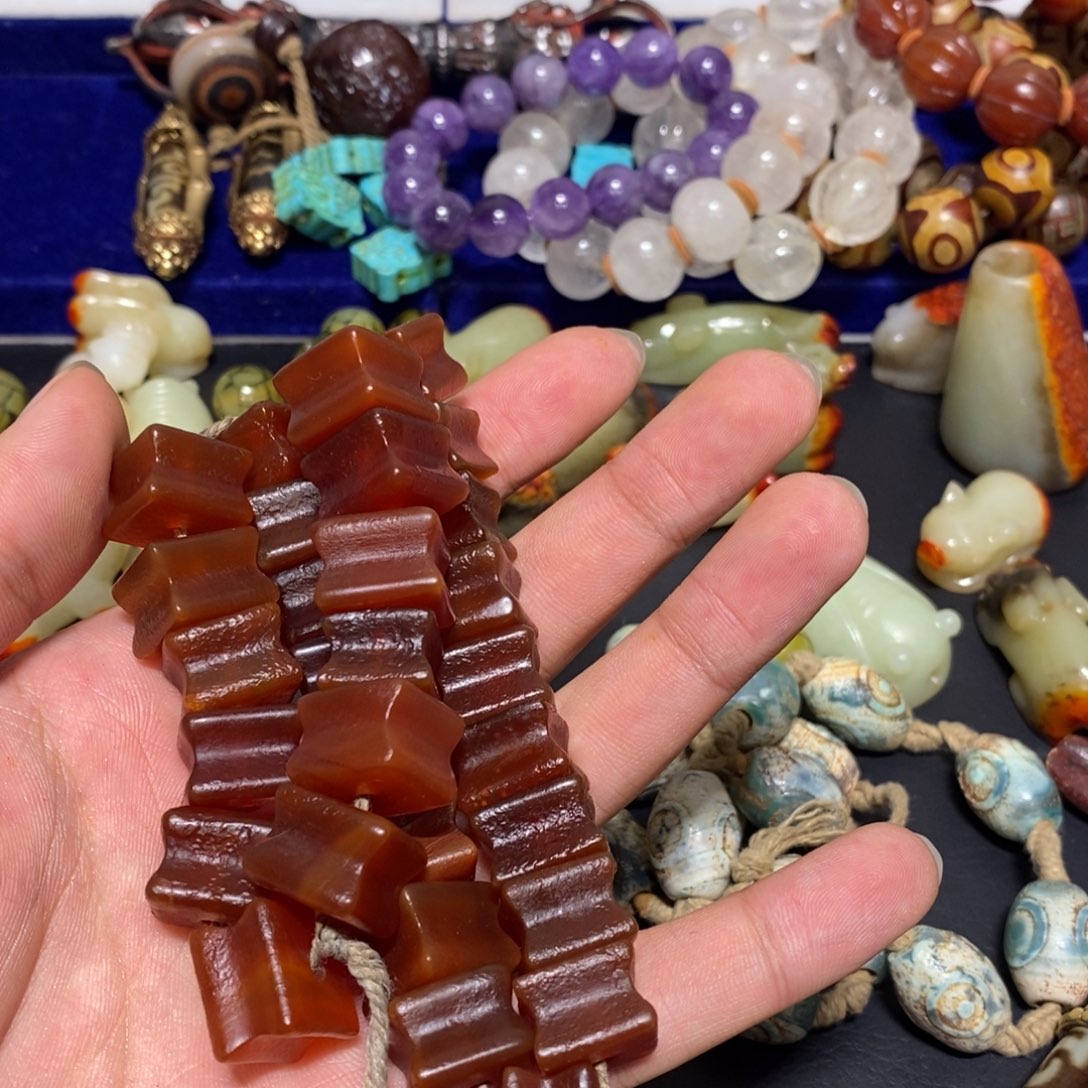 玉***引玛瑙/玉髓未镶嵌颈饰