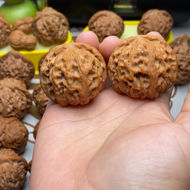 文玩核桃吊坠苹果园