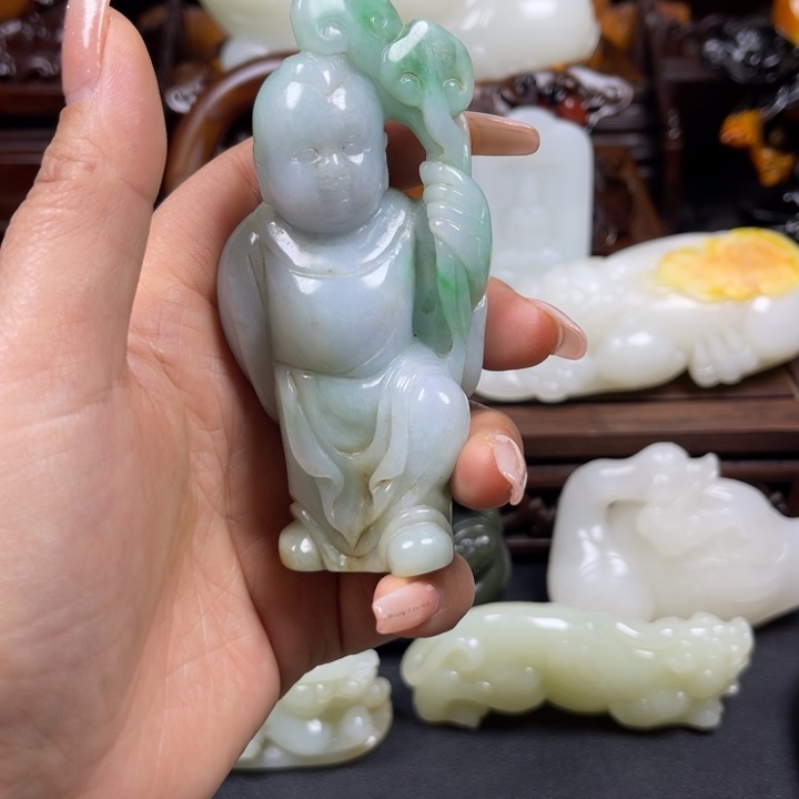 高***岭翡翠未镶嵌挂件然翡翠