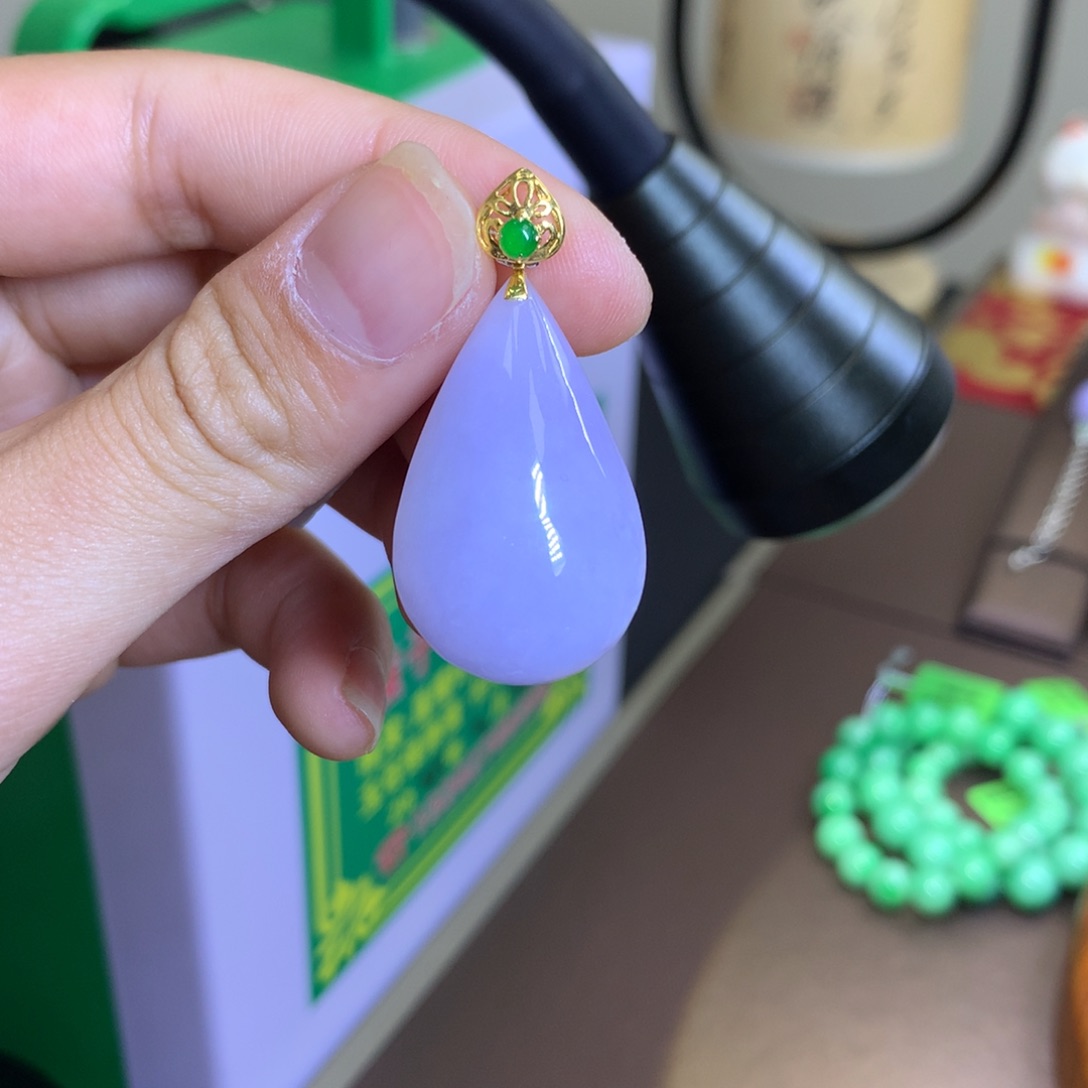 翡翠18K金镶嵌颈饰翡翠