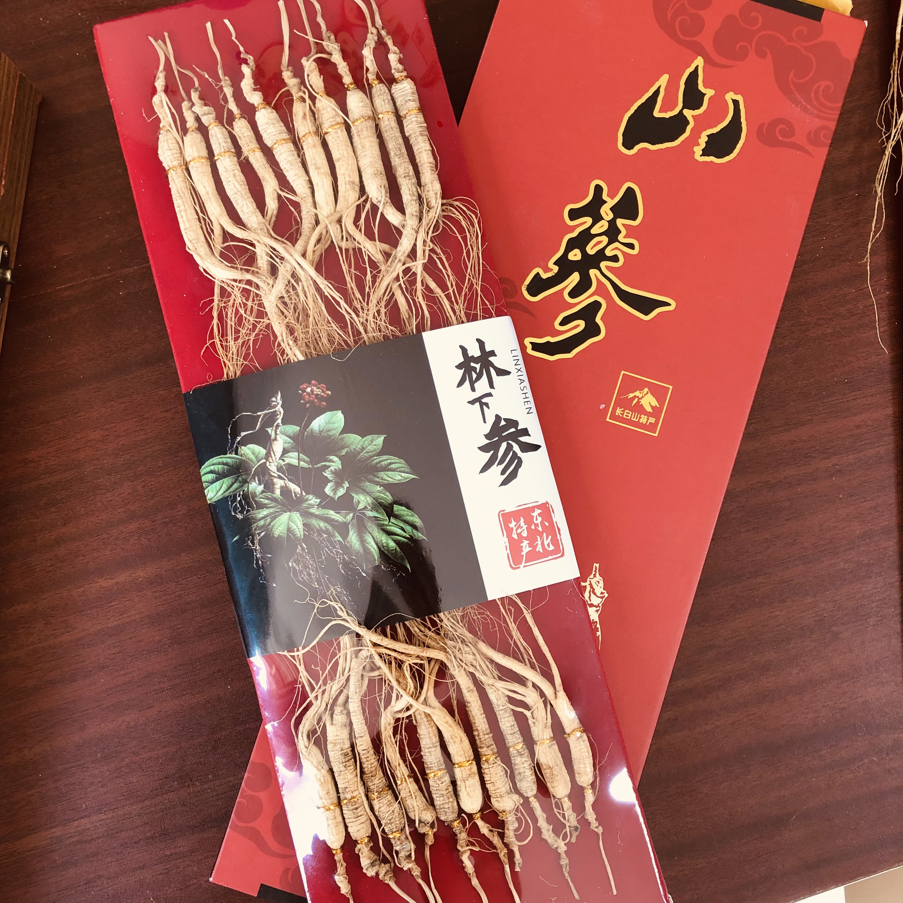 树下干人参煲汤泡水人参