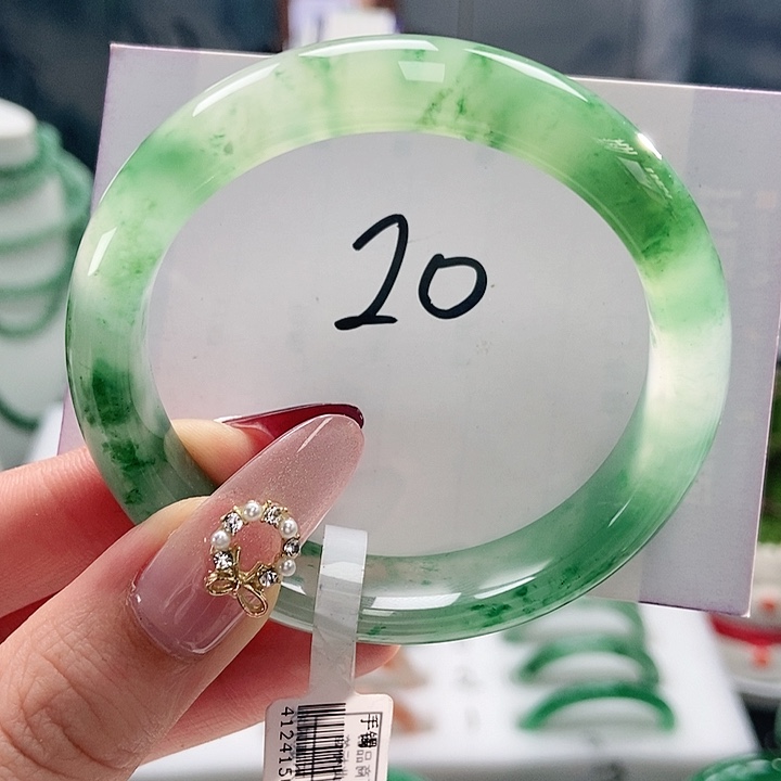 石英质玉手镯未镶嵌天然A货非洲翠手镯