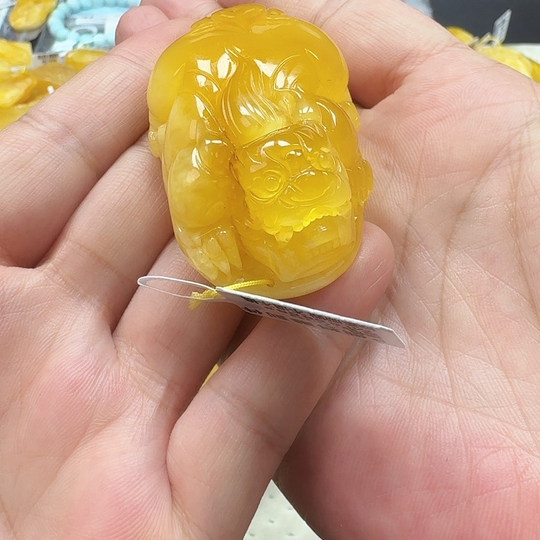 琥珀未镶嵌珠宝奇石77