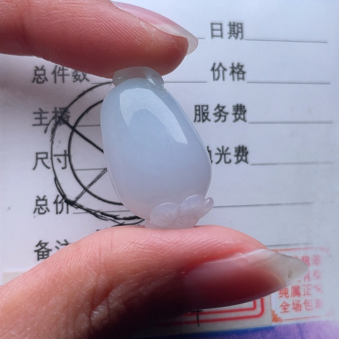 翡翠颈饰未镶嵌小福瓜