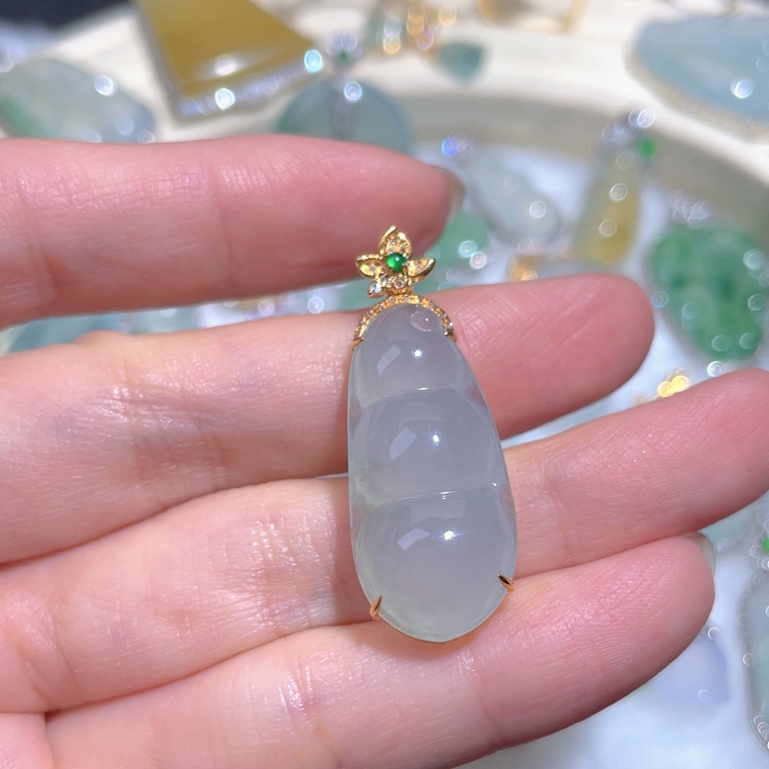 翡翠颈饰18K金镶嵌翡翠