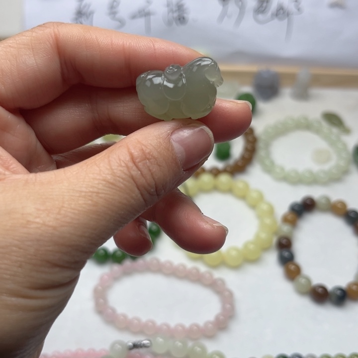 和田玉未镶嵌颈饰