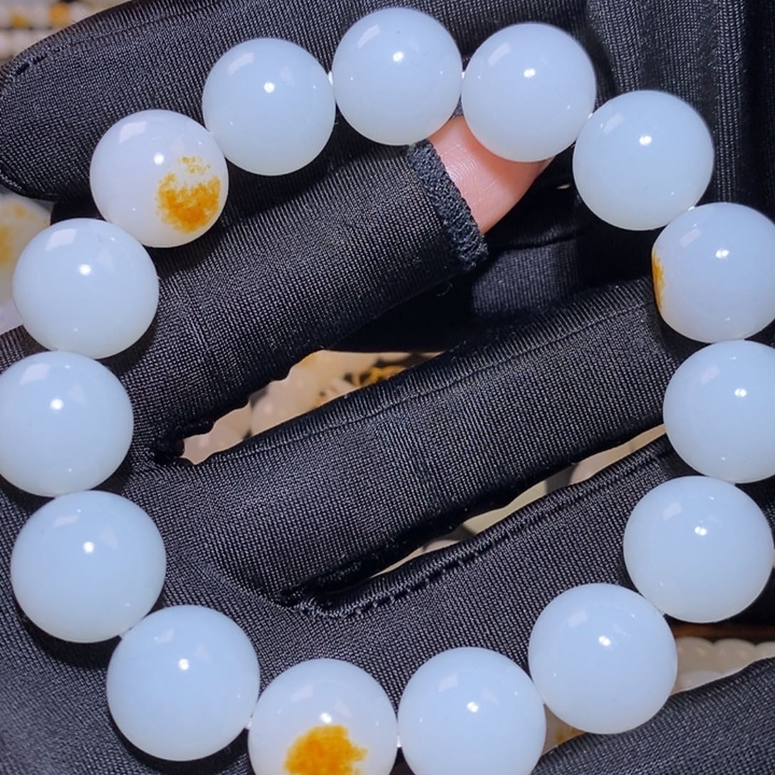 笑***生和田玉未镶嵌手链