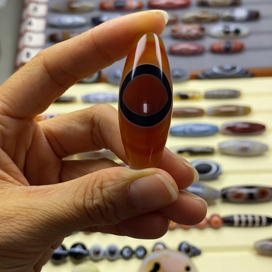 晏***阳玛瑙/玉髓未镶嵌珠宝半成品