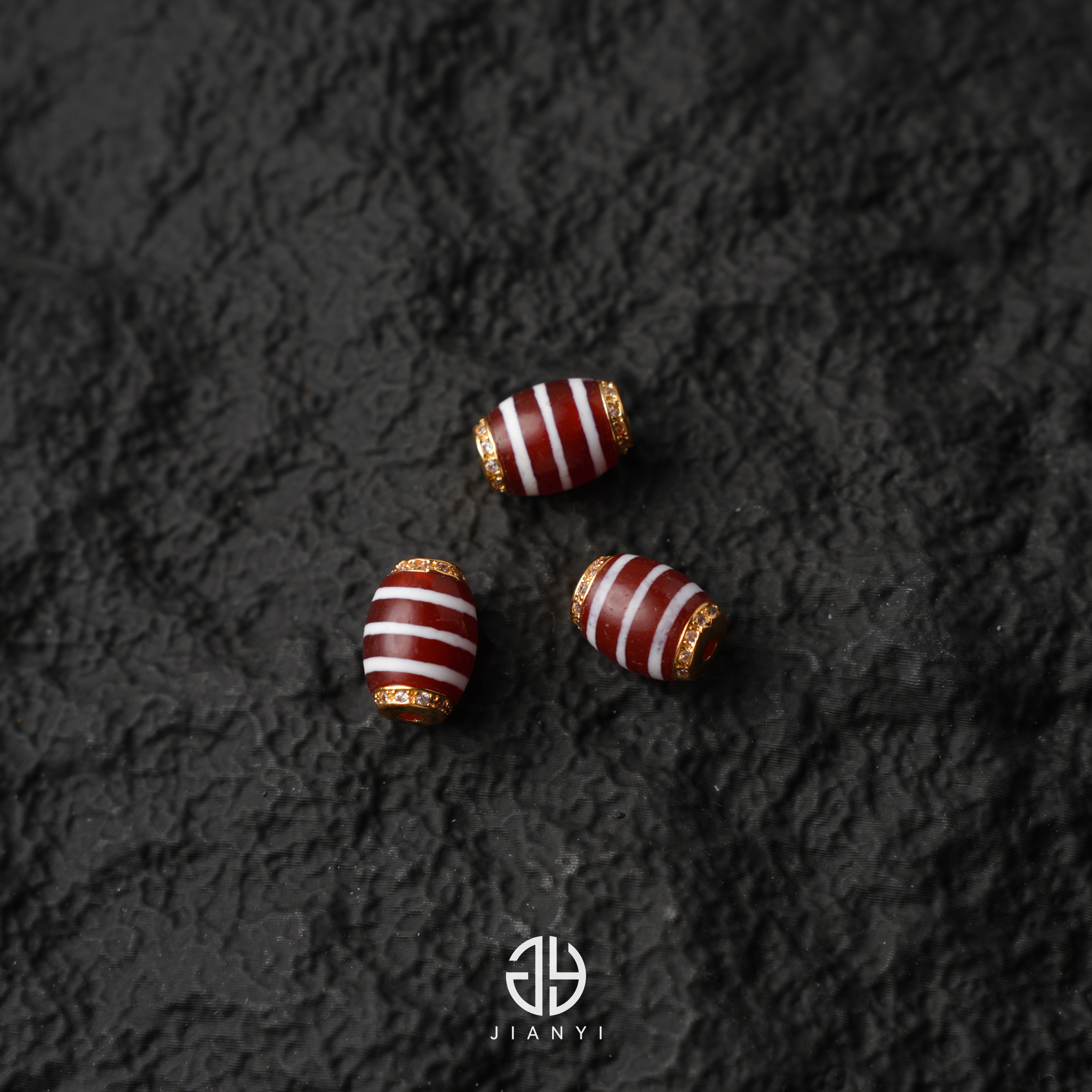 【见一文玩】藏传珠改红白镶蚀三线顶珠镶嵌桶珠配珠文玩配饰 JY019