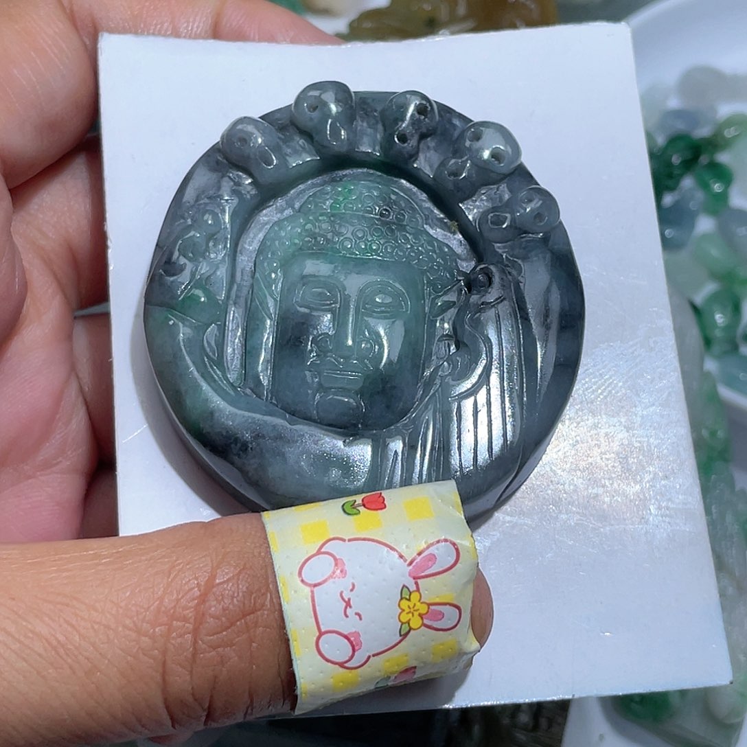 翡翠未镶嵌颈饰这