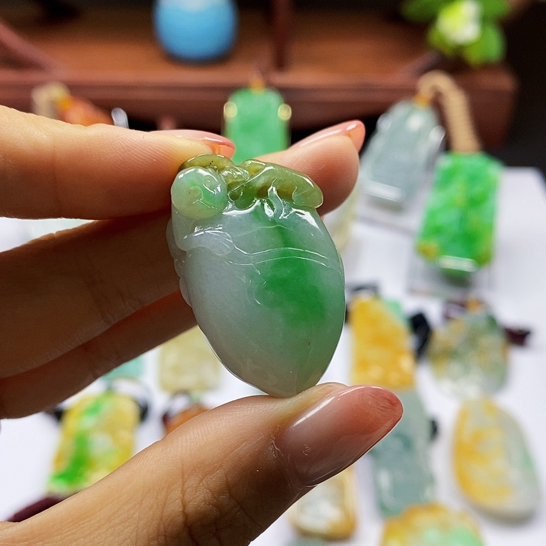 颈饰未镶嵌翡翠天然翡翠A货