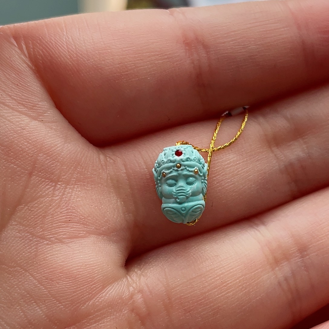 绿松石颈饰未镶嵌