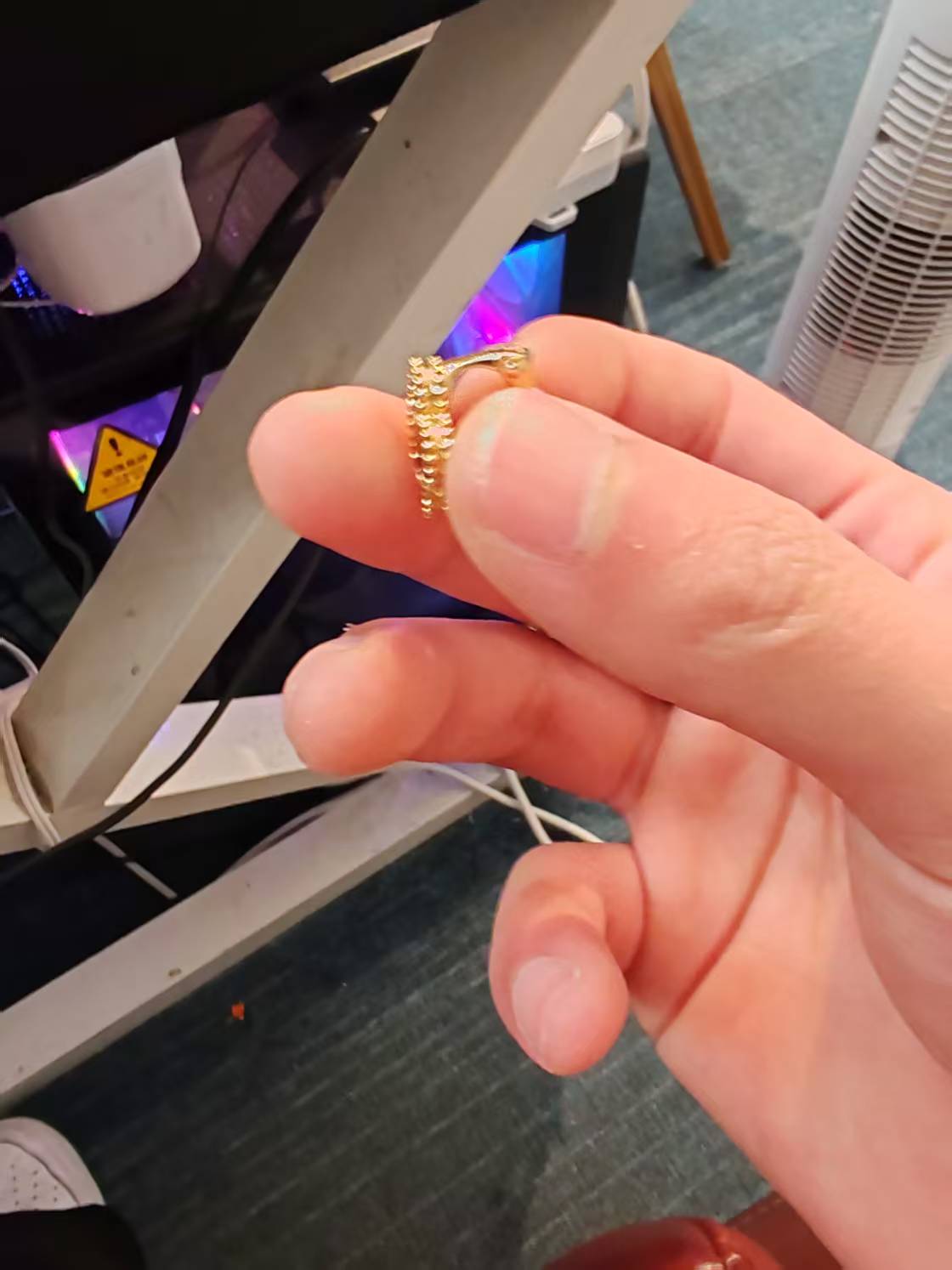 重金版）18K金镶嵌红玛瑙单花耳饰